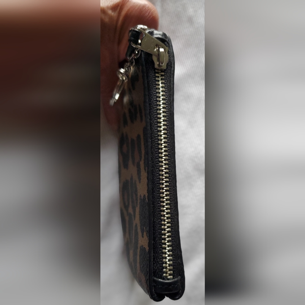 COACH Leopard Print Unisex Key Chain Purse - Picture 3 of 3